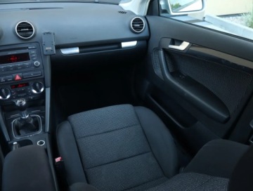 Audi A3 8P Hatchback 3d 1.4 TFSI 125KM 2008 Audi A3 1.4 TFSI, Xenon, Klima, Klimatronic, zdjęcie 7