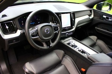 Volvo XC60 II 2023 Volvo XC 60 B4 197KM AWD PLUS DARK 100 Bezwypadkowy ASO 69 TKM PERFEKT AUTO, zdjęcie 18