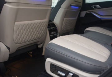 BMW X7 SUV M 4.0 M50i 530KM 2022 BMW X7 m60i xDrive Dealer BMW Bonkowscy 4.4 Benzyna 530KM, zdjęcie 13