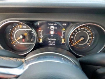 Jeep Gladiator 2021 Jeep Gladiator Overland 2021 3.6l 3.6 Benzyna 285KM, zdjęcie 9