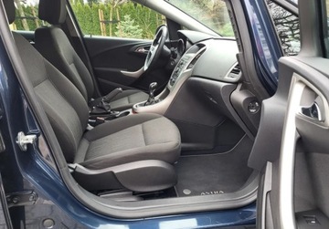Opel Astra J Hatchback 5d 1.6 Twinport ECOTEC 115KM 2011 Opel Astra Opel Astra 1.6 115PS Dobre wyposazenie Kola Lato Zima 1.6, zdjęcie 7