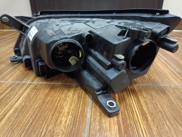 Лампа ПРАВАЯ Tiguan 5N1 - 2010 5N1941032AB