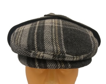 Велосипедная шапка с внешней ушной вкладышем.