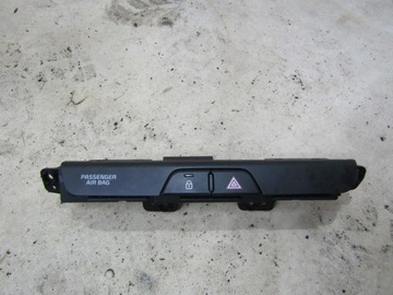PANEL PRZYCISK PRZEŁĄCZNIK ŚWIATEŁ AWARYJNYCH KIA STONIC 4D6366-1000