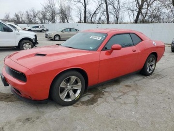 Dodge Challenger III 2015 Dodge Challenger 2015 DODGE CHALLENGER SXT 3.6 Benzyna 305KM, zdjęcie 1