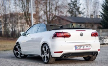 Volkswagen Golf VI Cabriolet 2.0 TSI GTI 210KM 2013 Volkswagen Golf Volkswagen Golf Cabrio GTI 2.0 Benzyna 210KM, zdjęcie 3