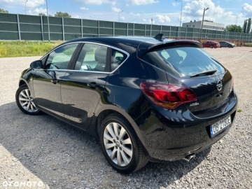 Opel Astra J Hatchback 5d 1.6 Turbo ECOTEC 180KM 2011 Opel Astra Opel Astra 1.6 Turbo Innovation 1.6 Benzyna 180KM, zdjęcie 4