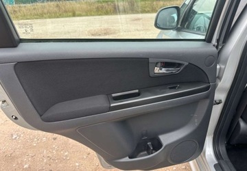 Suzuki SX4 I Sedan 1.6 VVT 120KM 2010 Suzuki SX4 Suzuki SX4 1.6 Benzyna 120KM, zdjęcie 23