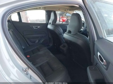 Volvo S60 III 2025 Volvo S60 B5 Plus 2025 2.0l 2.0 Benzyna 247KM, zdjęcie 12