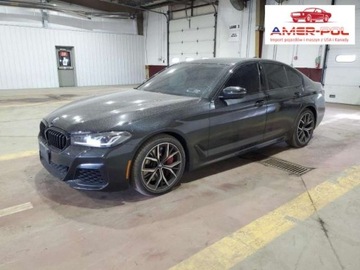 BMW Seria 5 G30-G31 2022 BMW Seria 5 2022, 3.0L, 4x4, porysowany lakier 3.0 Benzyna 335KM