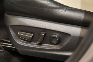 Toyota C-HR I Crossover Facelifting 1.8 Hybrid 122KM 2020 Toyota C-HR 1.8 Hybrid Selection 1.8 Hybryda 122KM, zdjęcie 26