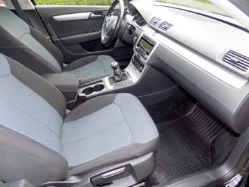 Volkswagen Passat B7 Variant 1.6 TDI CR DPF BlueMotion 105KM 2012 VOLKSWAGEN PASSAT 1,6 TDi 105 KM, zdjęcie 13