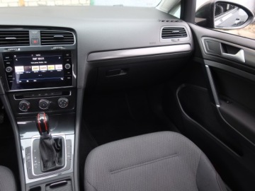 Volkswagen Golf VII Hatchback 3d Facelifting 1.6 TDI-CR DPF BMT 115KM 2019 VW Golf 1.6 TDI, Automat, Navi, Klima, Tempomat, zdjęcie 7
