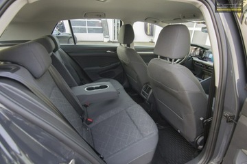 Volkswagen Golf VIII Variant 1.5 eTSI 150KM 2021 Volkswagen Golf Virtual / Ledy / Lane Assist, zdjęcie 22