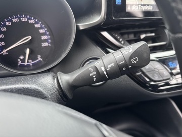 Toyota C-HR I Crossover 1.8 Hybrid 122KM 2017 Toyota C-HR 1.8 Hybrid Premium Toyota C-HR Hybrid, zdjęcie 17