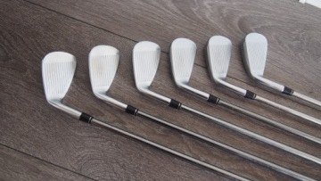 ОБЫЧНЫЙ НАБОР CALLAWAY APEX КОВАННОГО ЖЕЛЕЗА С ГРАФИТОМ