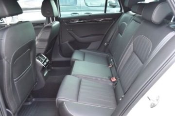 Skoda Superb III Kombi Facelifting 2.0 TSI 190KM 2023 Skoda Superb SalonPL 2.0TSI 190KM DSG COMBI LK Kessy ACC Podg.szyba Canton, zdjęcie 31