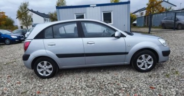 Kia Rio II Sedan 1.4 i 16V 97KM 2009 Kia Rio Kia Rio 1.4 Benzyna 97KM, zdjęcie 5