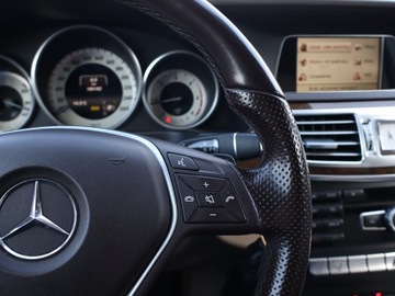 Mercedes Klasa E W212 Limuzyna Facelifting 250 CDI 204KM 2015 Mercedes E E 250 BlueTEC 4MATIC, Salon Polska, zdjęcie 16