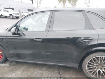 Porsche Cayenne III 2023 Porsche Cayenne Platinum Edition 2023 3.0 Benzyna 335KM, zdjęcie 2