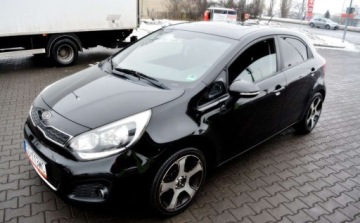 Kia Rio III Hatchback 3d 1.2 DOHC CVVT 85KM 2012 Kia Rio Szyberdach, Ledy, Czujniki parkowania, KeyLess Bluetooth 1.2 85KM, zdjęcie 15