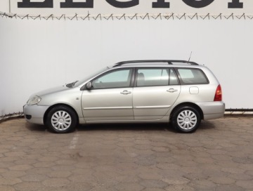 Toyota Corolla IX (E12) Kombi 2.0 D-4D 116KM 2005 Toyota Corolla 2.0 D-4D, HAK, Klima, El. szyby, zdjęcie 2