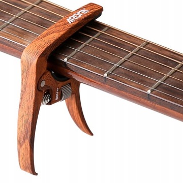 Aroma kapodaster gitarowy z funkcją tunera