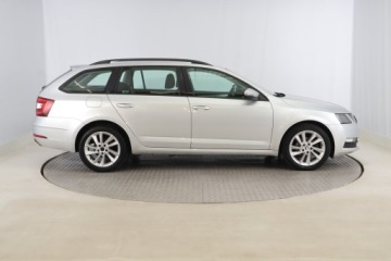 Skoda Octavia III Kombi Facelifting 1.6 TDI 115KM 2017 Skoda Octavia 1.6 TDI, Salon Polska, Klima, zdjęcie 5