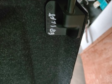 BMW E87 E81 POLIČKA KUFRU