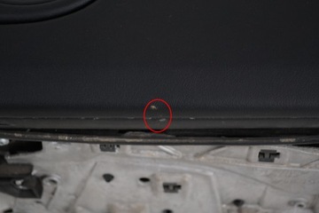 LOKETNÍ OPĚRKA KONZOLA STŘEDNÍ PORSCHE TAYCAN 2021 LHD