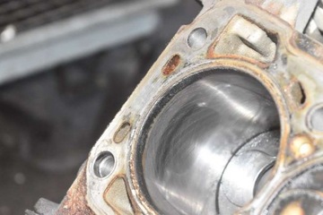 BLOK SPODEK MOTORU HŘÍDEL 192A8000 FIAT BRAVO 2 II 1.9 JTD 120 KM 07-11