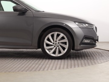 Skoda Octavia IV Kombi 2.0 TDI SCR 200KM 2022 Skoda Octavia 2.0 TDI, Salon Polska, zdjęcie 14