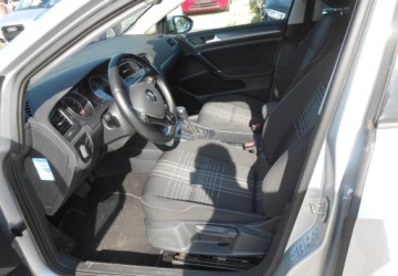 Volkswagen Golf VII Hatchback 3d 1.4 TSI BlueMotion Technology 125KM 2016 Volkswagen Golf Volkswagen Golf VII 1.4 BENZYNA 126 KM DSG 1.4 Benzyna, zdjęcie 10