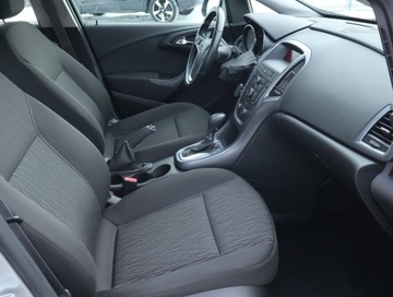 Opel Astra J Sports Tourer Facelifting 1.4 Turbo ECOTEC 140KM 2015 Opel Astra 1.4 T, GAZ, Automat, Klima, Tempomat, zdjęcie 8