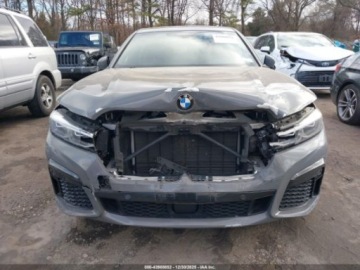 BMW Seria 7 G11-G12 2020 BMW Seria 7 750i xDrive 2020 4.4 Benzyna 523KM, zdjęcie 7