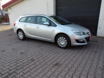 Opel Astra J Sports Tourer Facelifting 1.4 Turbo ECOTEC 140KM 2014 Opel Astra Navigacja /Gwarancja /Serwis /1,4, zdjęcie 2