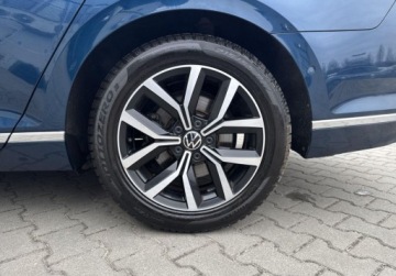 Volkswagen Passat B8 Limousine Facelifting 1.5 TSI EVO 150KM 2020 Volkswagen Passat SalonPL Elegance 1.5TSI 150KM DSG AppConnect LED Kamera, zdjęcie 36