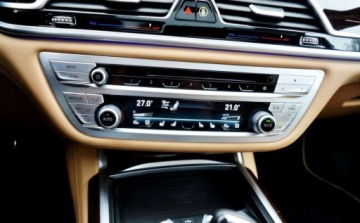 BMW Seria 7 G11-G12 Sedan Facelifting 4.4 750i 530KM 2020 BMW Seria 7 M-Pakiet X-Drive Maly przebieg, Bogata wersja wyposazenia,, zdjęcie 15