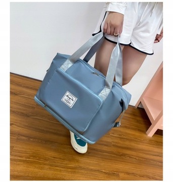 Водонепроницаемая дорожная сумка большой вместимости.