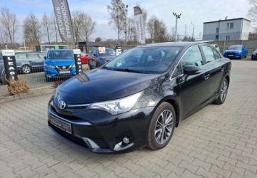 Toyota Avensis III Sedan Facelifting 2015 2.0 D-4D 143KM 2017 Toyota Avensis Toyota Avensis 2.0 Diesel 143KM, zdjęcie 3