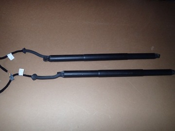 DW TOUAREG 3 SIŁOWNIK KLAPY ELEKTRYCZNEJ 760827851