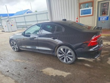 Volvo S60 III 2022 Volvo S60 2022 VOLVO S60 B5 MOMENTUM 2.0 Benzyna 247KM, zdjęcie 2