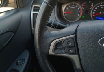 Hyundai i20 I Hatchback 5d Facelifting 1.4 CVVT 100KM 2014 Hyundai i20 2014 1.4 Benzyna 100KM Automatyczna skrzynia biegów, zdjęcie 35