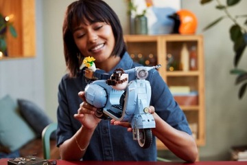 LEGO Creator Expert 10298 Веспа 125