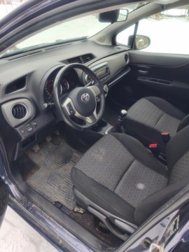 Toyota Yaris III Hatchback 5d Facelifting 1.33 Dual VVT-i 99KM 2014 TOYOTA YARIS (_P9_) 1.33 VVT-i (NSP90_) 99 KM, zdjęcie 11