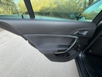 Opel Insignia I Sports Tourer 2.0 CDTI ECOTEC 160KM 2010 Opel Insignia Cosmo Sport Tour 2.0 CDTI 160KM Navi, zdjęcie 20