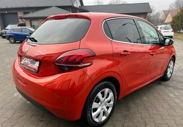 Peugeot 208 I Hatchback 5d Facelifting 1.2 PureTech 110KM 2019 Peugeot 208 1.2 Benzyna 110 KM Nawigacja LED Kamera Sensor 1.2 Benzyna, zdjęcie 2