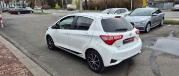 Toyota Yaris III Hatchback 5d Facelifting 2017 1.5 Dual VVT-iE 111KM 2018 Toyota Yaris I wlasciciel , historia serwisowa , 1.5 Benzyna 111KM, zdjęcie 7