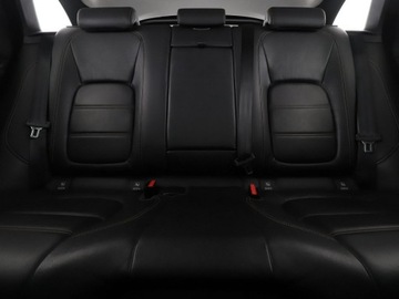 Jaguar F-Pace SUV 2.0 i4D 180KM 2016 Jaguar F-PACE 20d Automat AWD Portfolio Nawigacja, zdjęcie 17
