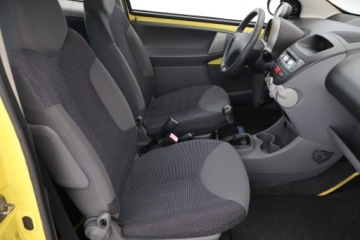 Peugeot 107 Hatchback 5d 1.0 12V 68KM 2006 Peugeot 107 1.0, Klima, zdjęcie 8